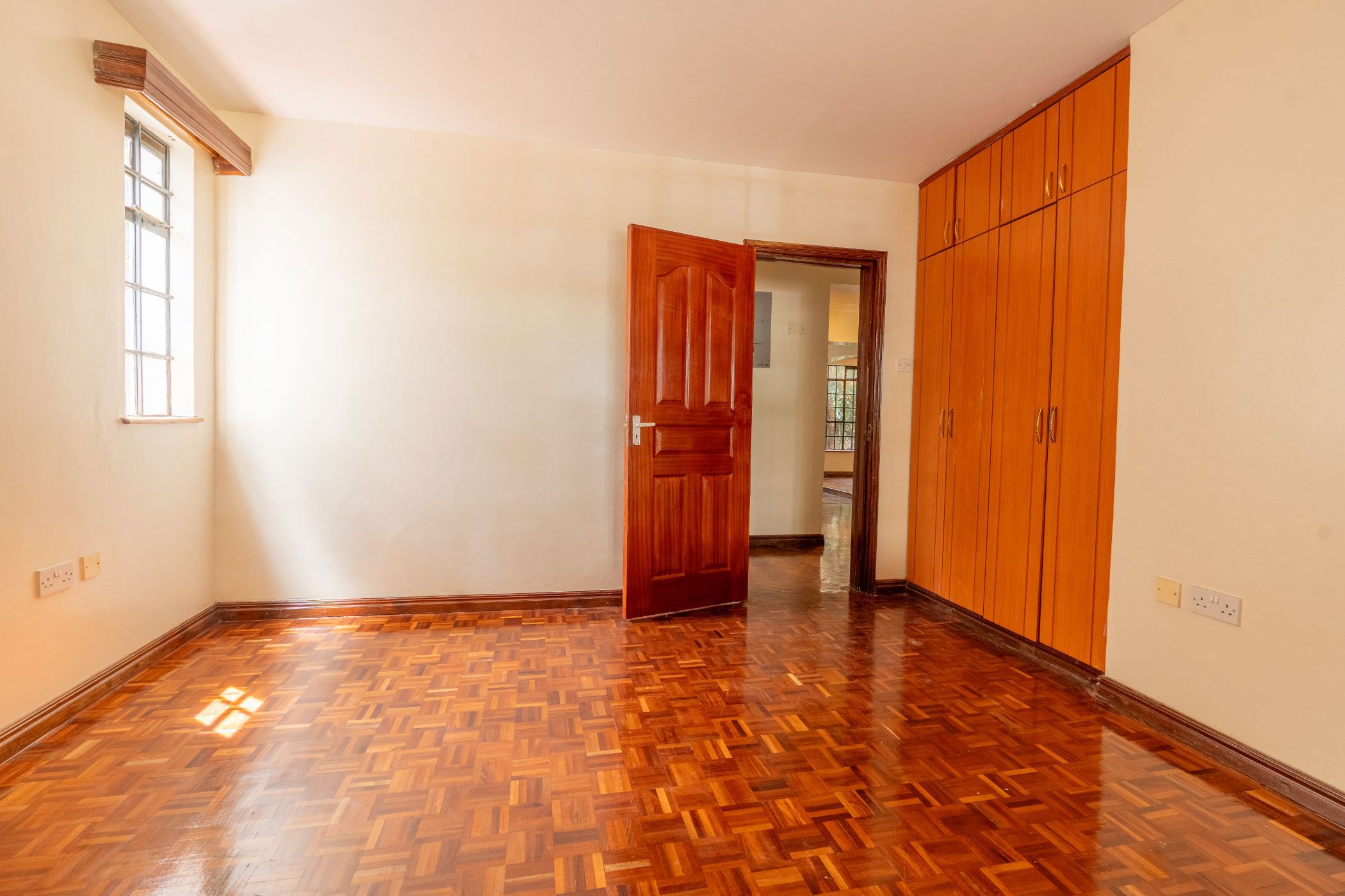 Exquisite 5-Bedroom Townhouse for sale in Lavington, Kenya — photo 3